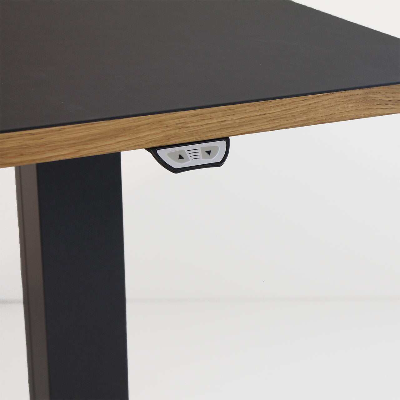 Schreibtisch höhenverstellbar mit 2 Eichenfüßen - 160x80 cm